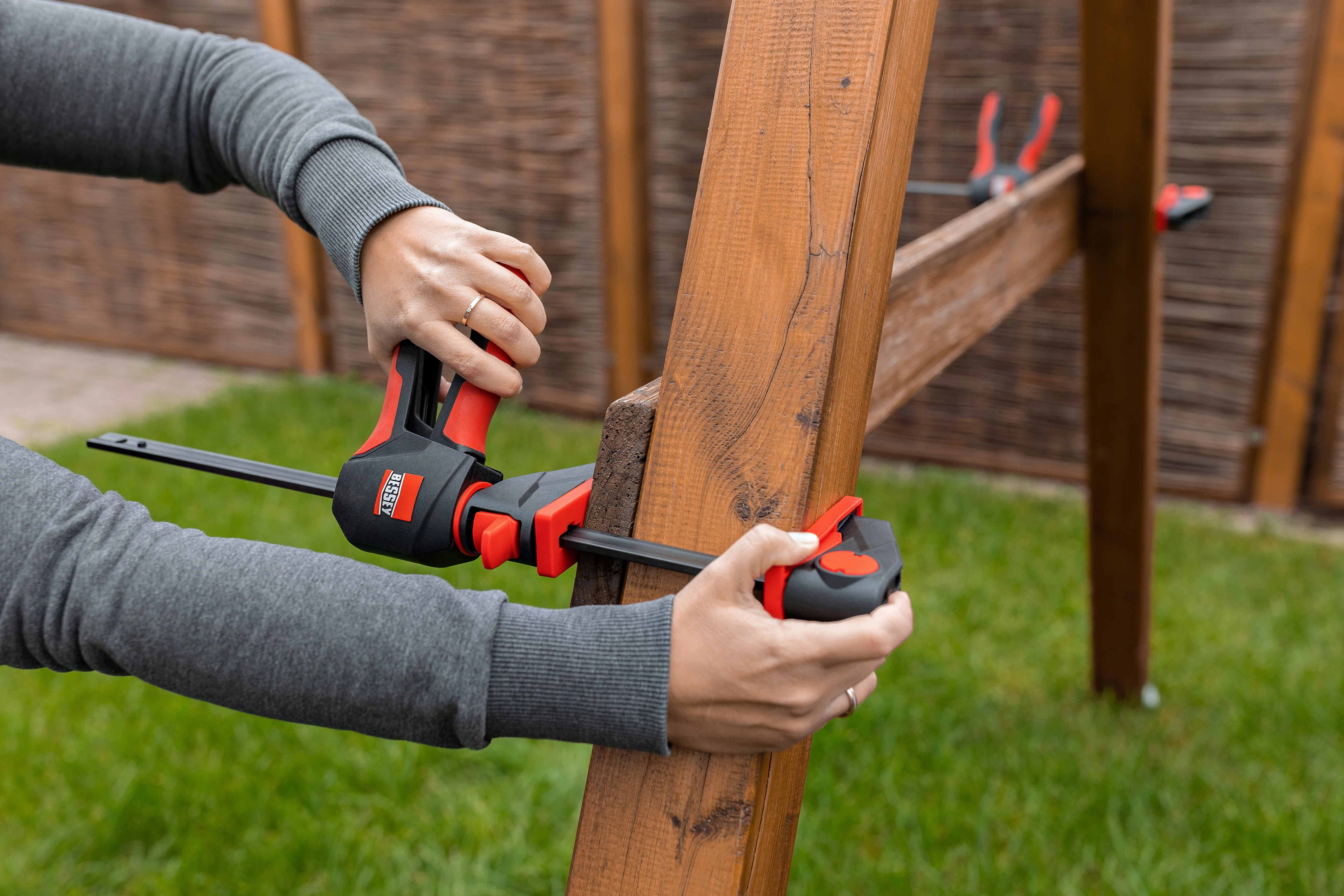 Bessey EHKL360-12 12 in. x 3-1/8 in. Trigger Clamp with 360 Rotating Handle - Image 5
