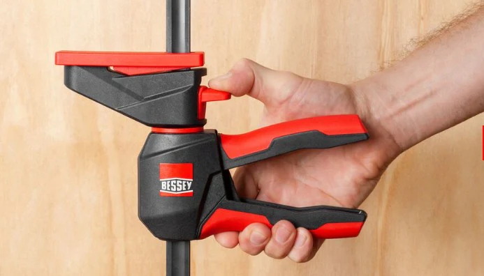 Bessey EHKL360-24 24 in. x 3-1/8 in. Trigger Clamp with 360 Rotating Handle - Image 10