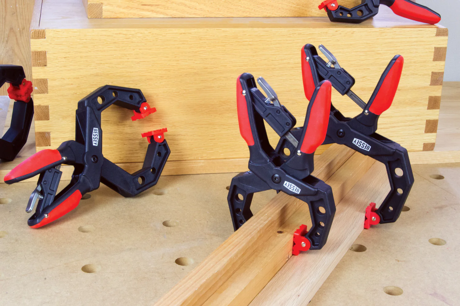 Bessey XCRG2 2in. Ratcheting Spring Clamp - Image 4