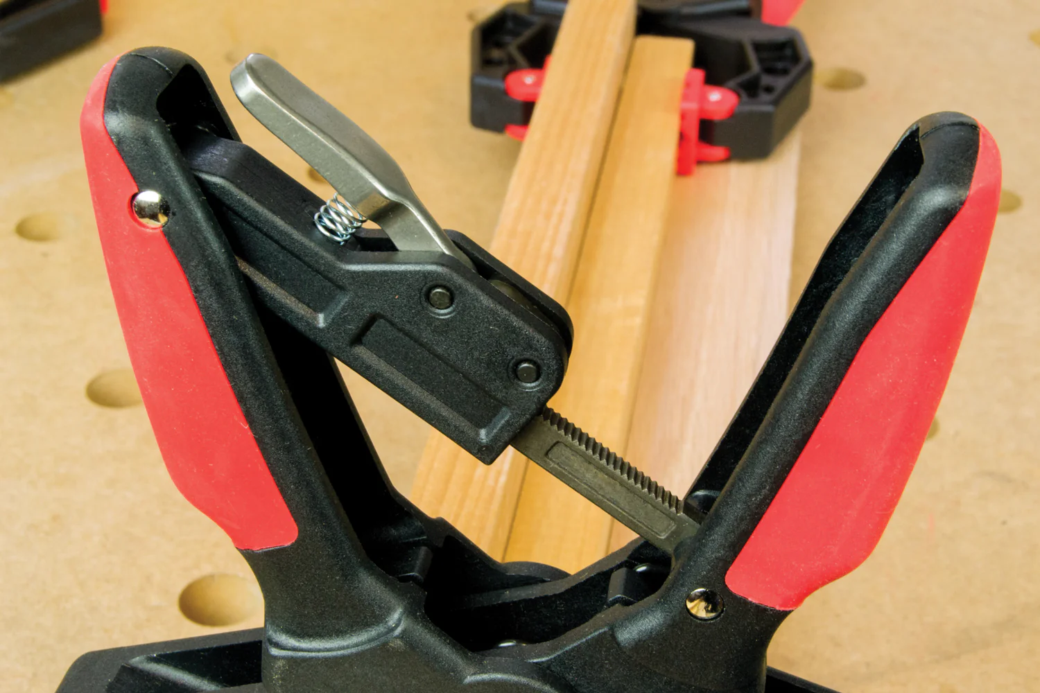Bessey XCRG2 2in. Ratcheting Spring Clamp - Image 5