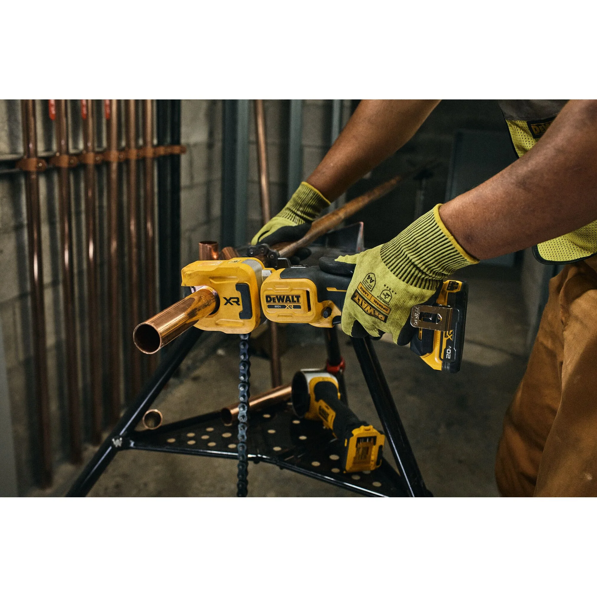 Dewalt DCE154B 20V Copper Tube Cutter Bare - Image 12