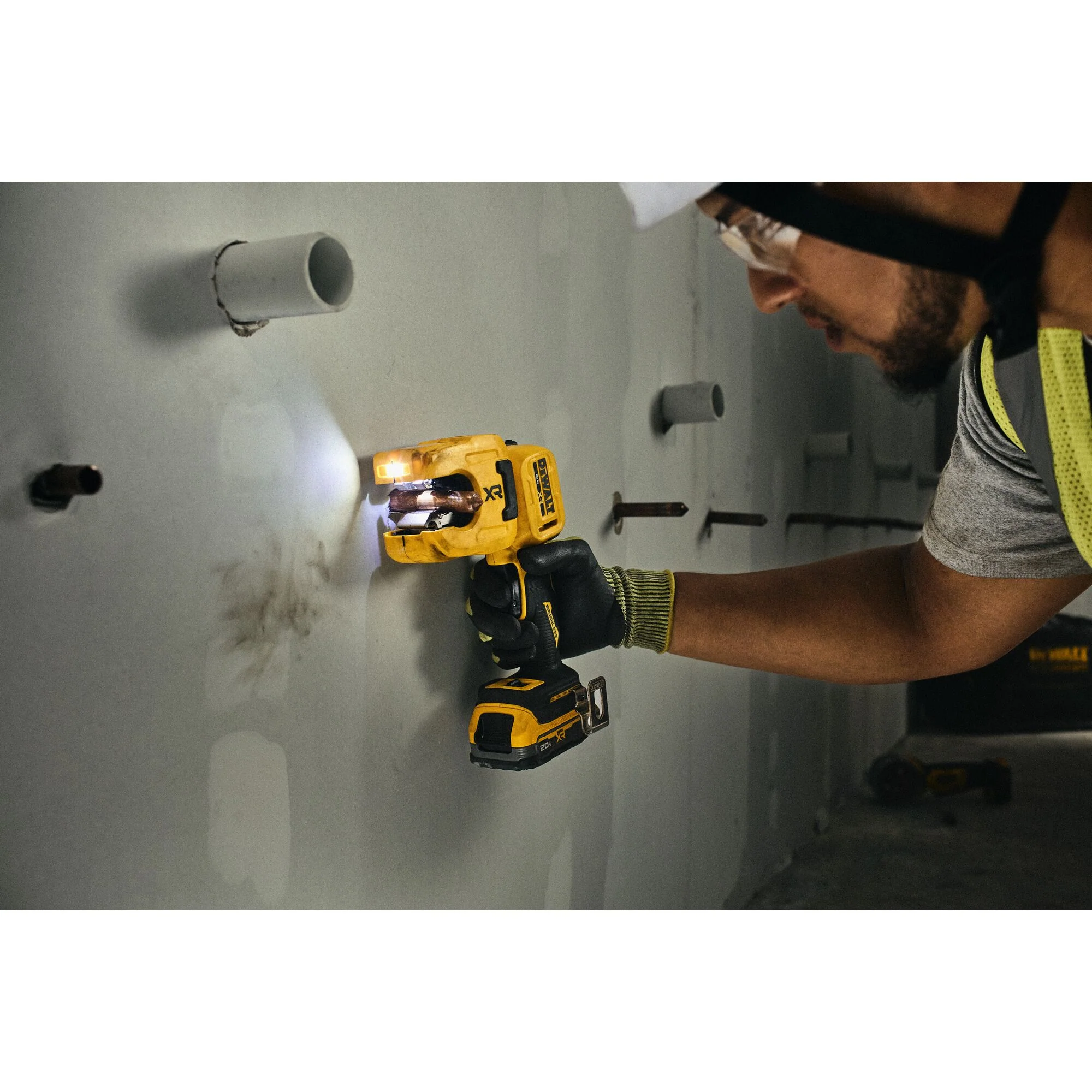 Dewalt DCE154B 20V Copper Tube Cutter Bare - Image 13