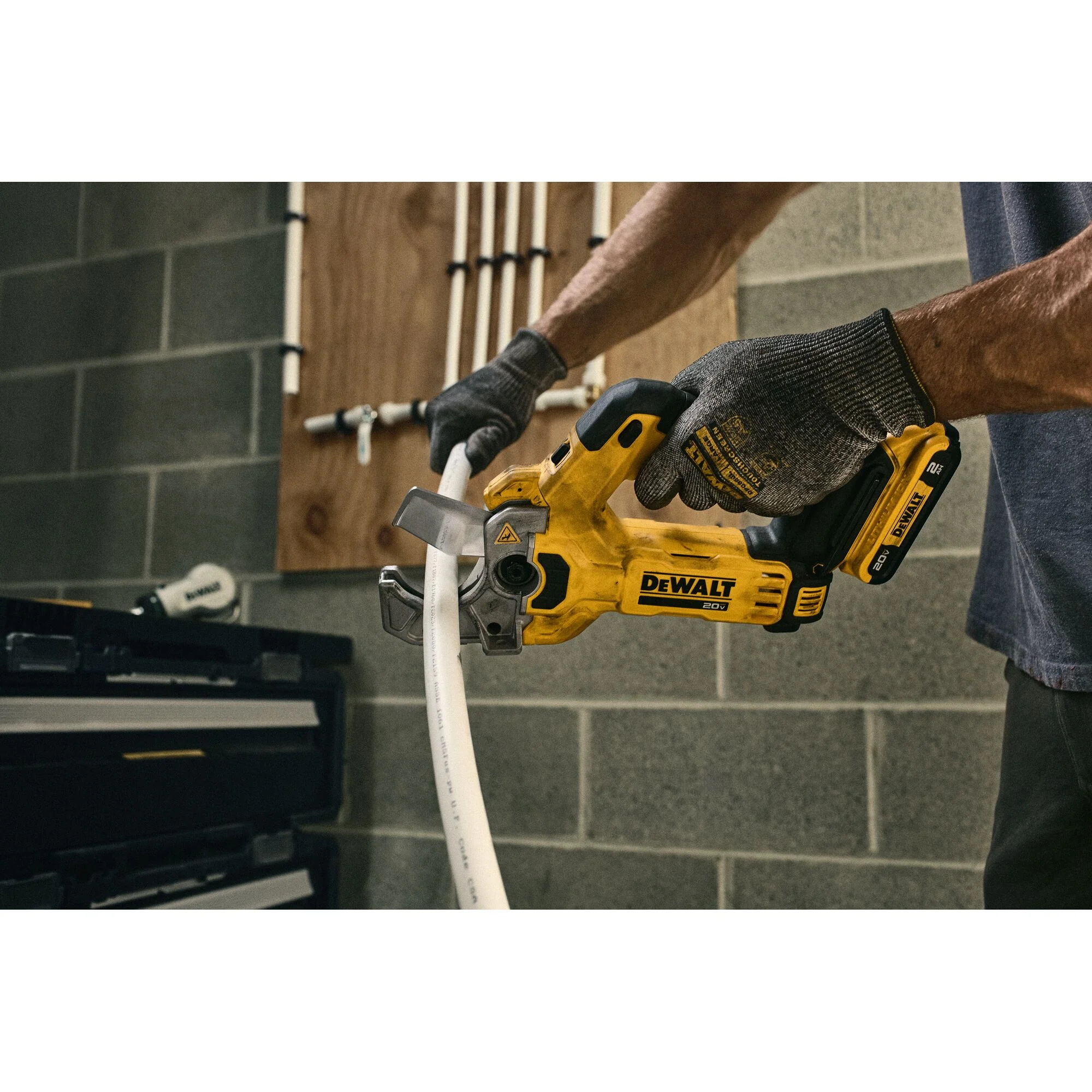 Dewalt DCE180B 20V Plastic Tube Cutter Bare - Image 9