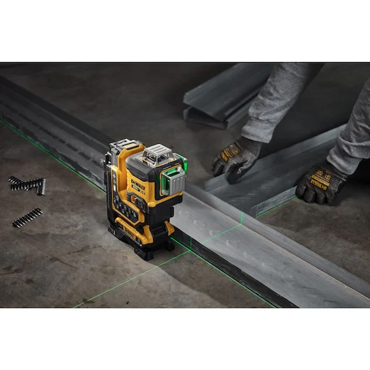 DEWALT DCLE34035D1 20V MAX Remote Control 360 Degree Line Laser Kit - Image 5