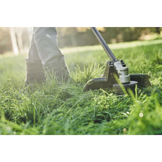 DeWalt DCST972X1 60V MAX Lithium-Ion 17" Cordless Brushless Attachment Capable String Trimmer Kit - Image 12