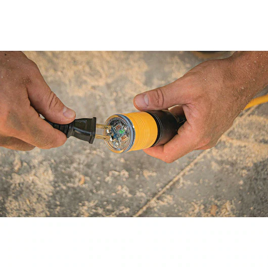 Dewalt DXEC14410050 50 ft. 10/3 SJTW Heavy Duty Outdoor Lighted Single Tap Locking Extension Cord - Image 2