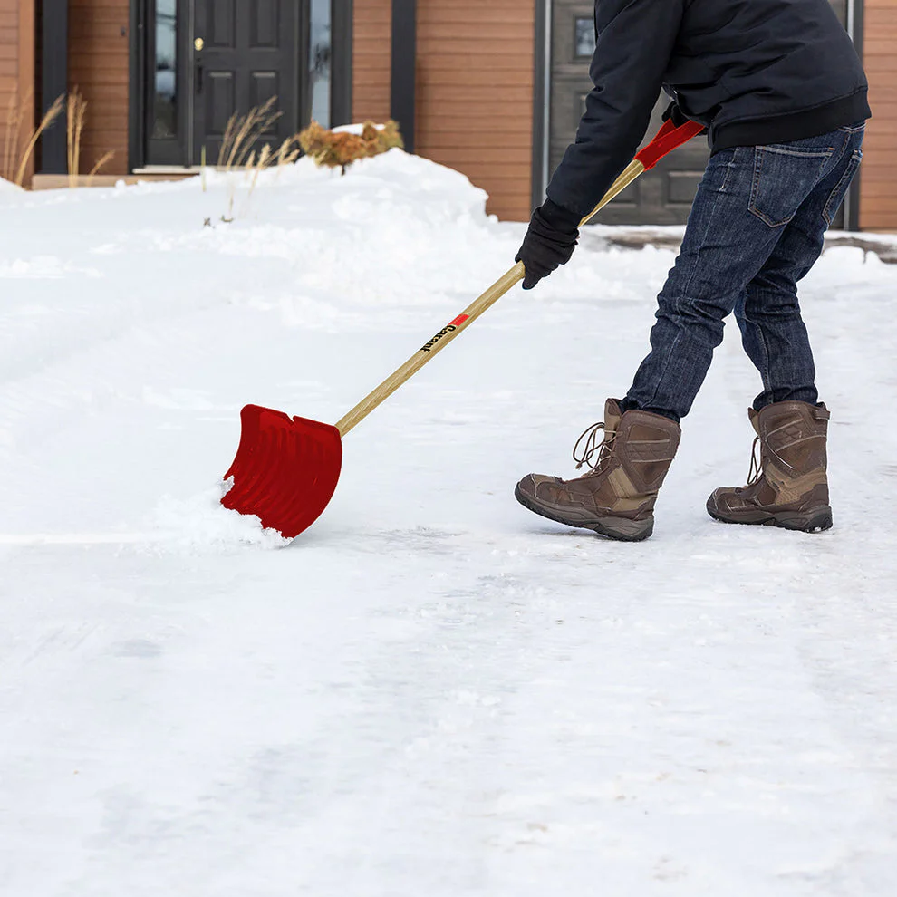Garant 80611 11 in x 21 in Poly Snow Pusher with Steel Wear Strip and Handle - Image 5
