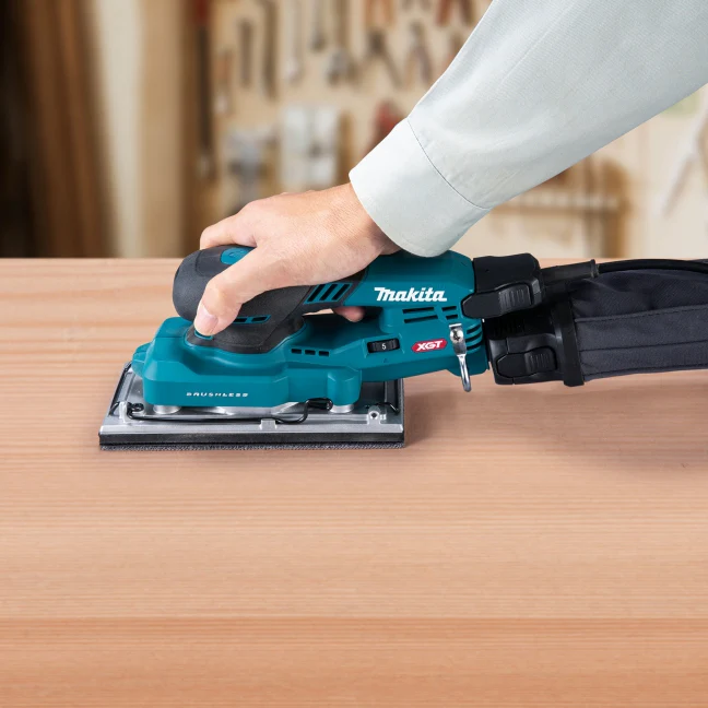MAKITA
  BO007CGZ 40V Max XGT BL 1/3 Sheet Finishing Sander, w/AWS, Tool Only - Image 8