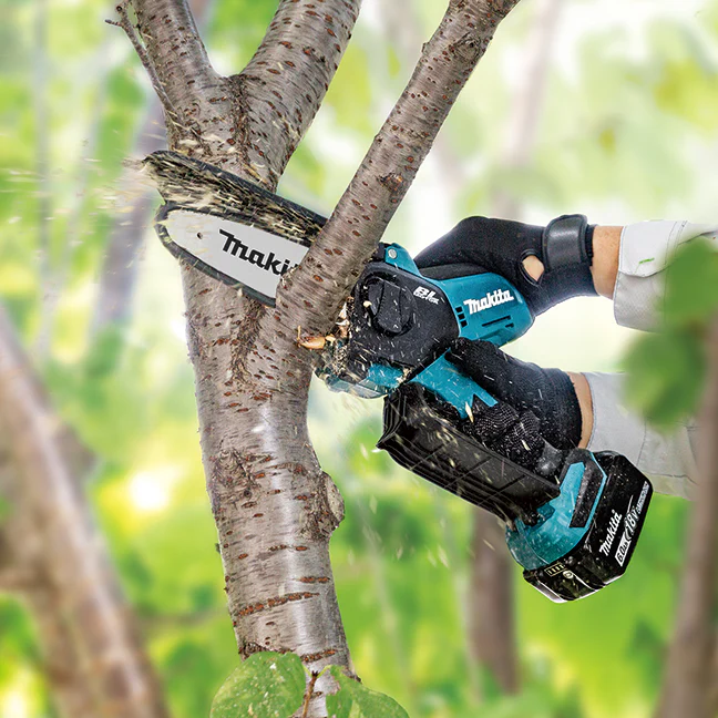 MAKITA DUC150M001 18V LXT Brushless 6 in. Pruning Saw Kit (4.0Ah x1) - Image 3