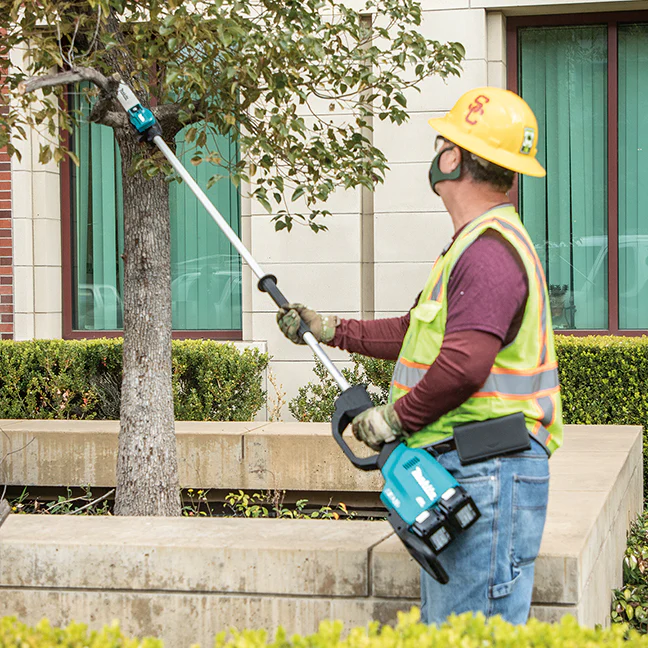 MAKITA DUX18RMX12 18V LXT Brushless Split Shaft Power Unit w/EY402MP Pole Chainsaw Kit - Image 3