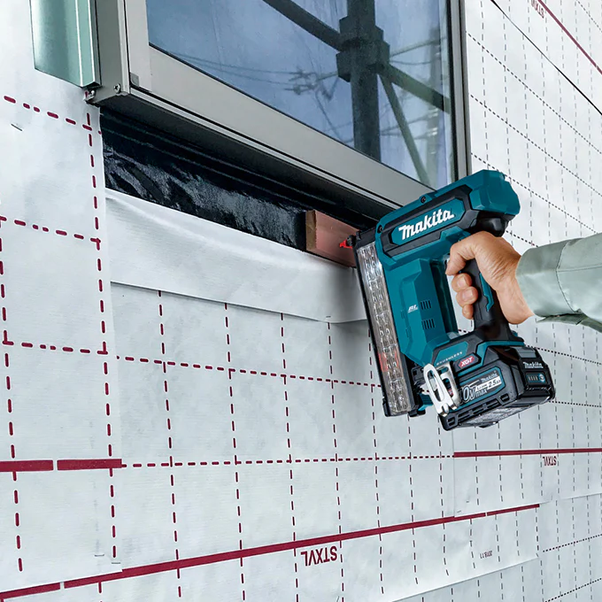 MAKITA FN001GZ 40V Max XGT
Brushless 1-5/8 in. 18 ga Brad Nailer (Tool Only) - Image 3
