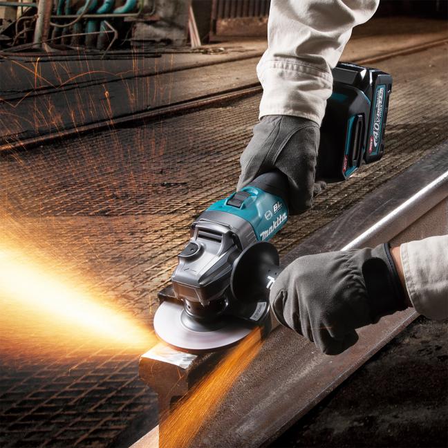 Makita GA005GM102 40V Max XGT
  Brushless 5 in. Angle Grinder With Thumb Switch Kit (1 x 4.0 Ah) - Image 2