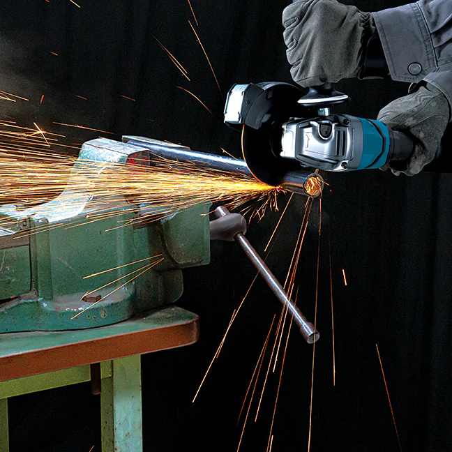MAKITA GA050GZ 40V Max XGT BL
5 in. Angle Grinder w/Paddle Switch, Tool Only - Image 8