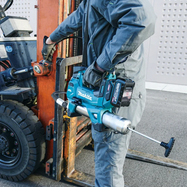 MAKITA GP001GZ 40V Max XGT BL
Grease Gun, Tool Only - Image 4