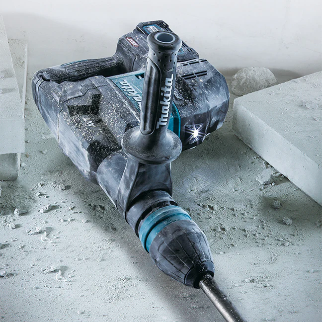 MAKITA HM001GZ 40V Max XGT BL 13
  lbs Demolition Hammer SDS-MAX w/AWS, Tool Only - Image 18