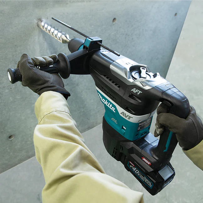MAKITA
  HR005GZ 40V Max XGT Brushless 1-9/16 in. Rotary Hammer SDS-MAX w/AVT (Tool Only) - Image 2
