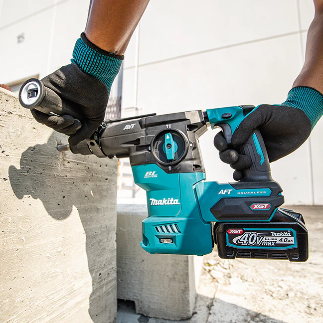 MAKITA HR008GM202 40V Max XGT
Brushless 1-3/16 in. Rotary Hammer SDS-PLUS Kit with AWS (4.0Ahx2) - Image 11