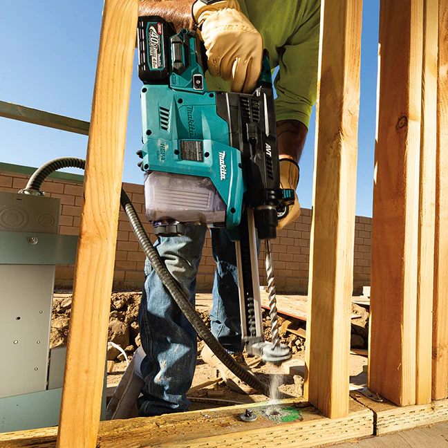MAKITA HR008GM202 40V Max XGT
Brushless 1-3/16 in. Rotary Hammer SDS-PLUS Kit with AWS (4.0Ahx2) - Image 5