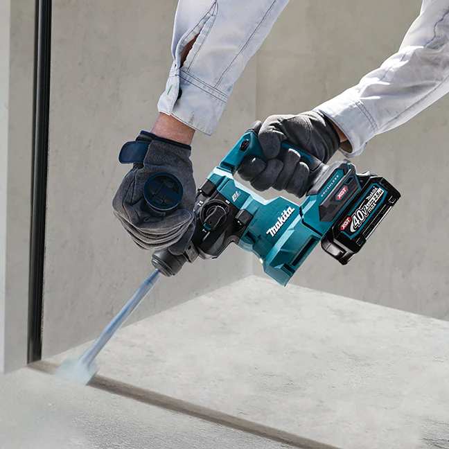 MAKITA
  HR010GZ 40V Max XGT Brushless 13/16 in. Compact Rotary Hammer SDS-PLUS (Tool
  Only) - Image 2
