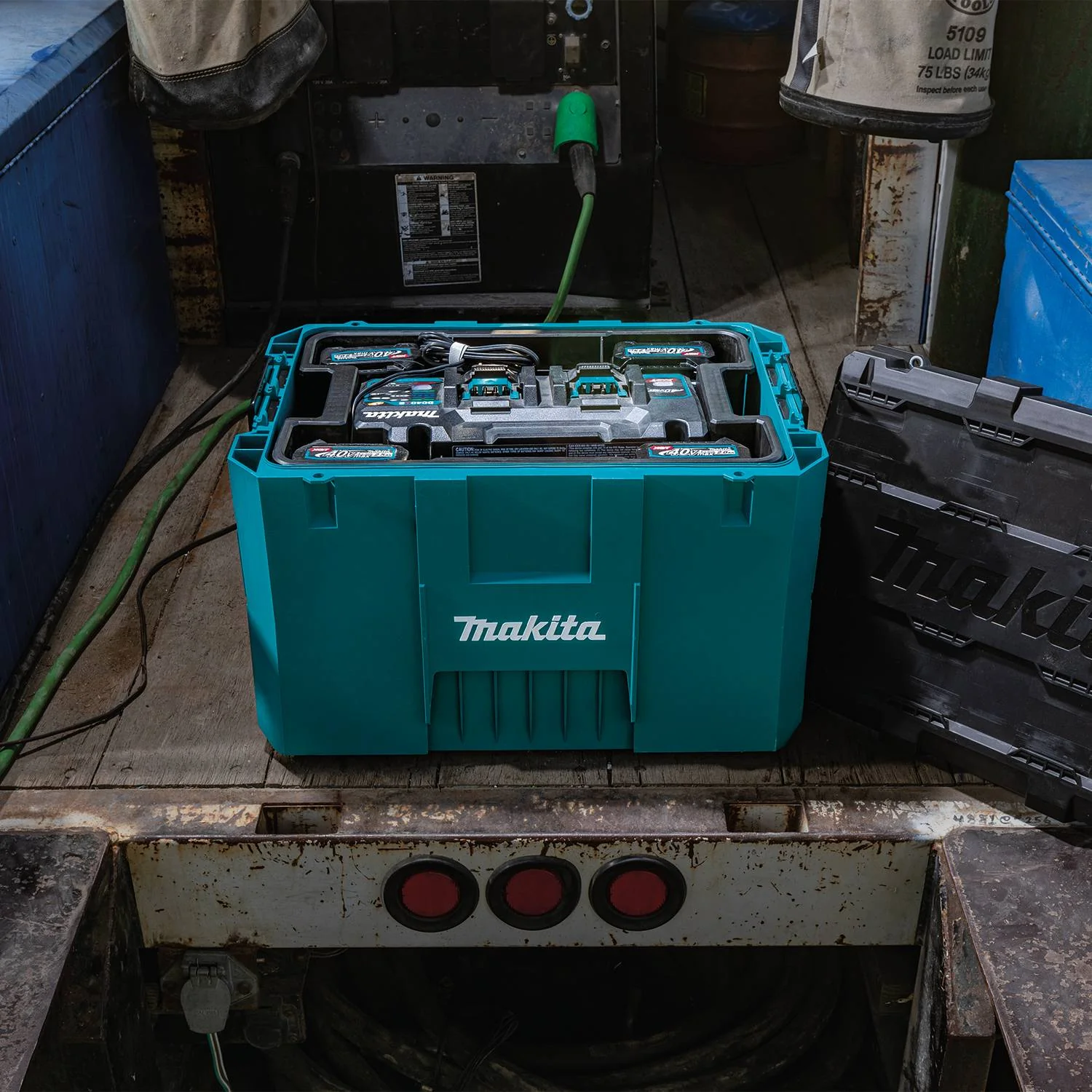 Makita Maktrak™ T-90021 Extra Large Extension Tool Box - Image 14