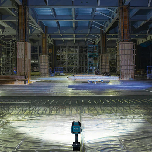 MAKITA ML007G 40V max XGT L.E.D
  Spot-Light 1,250 Lumens (ML007G) - Image 3