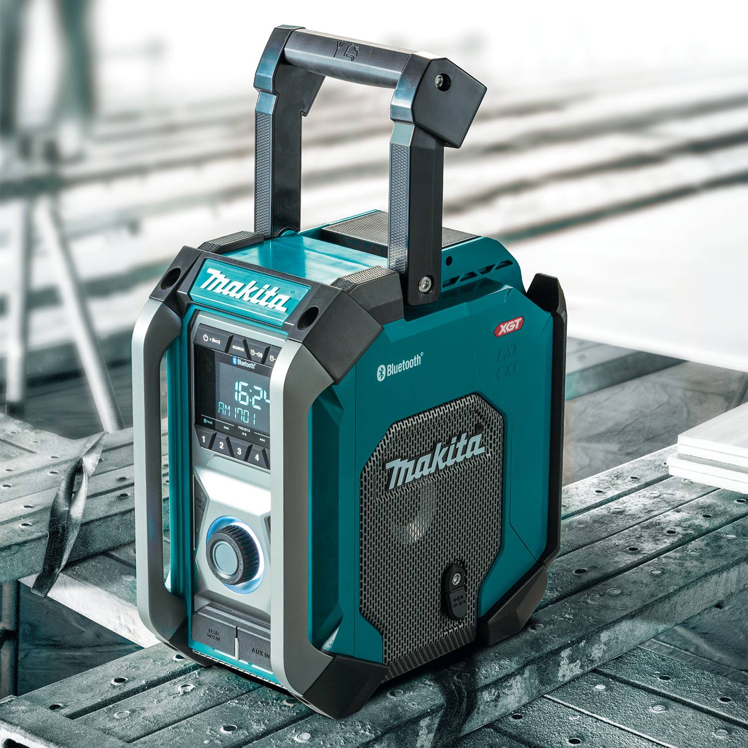MAKITA MR006G 12/18/40V Jobsite
Radio w/Bluetooth & USB, Tool Only - Image 5