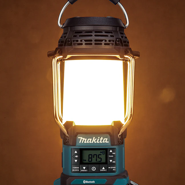 MAKITA MR010G 40V max XGT
  Cordless Lantern Radio w/Bluetooth, XPT & Flashlight (Tool Only) - Image 6