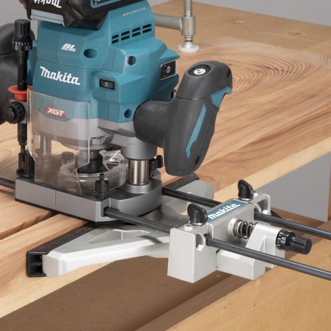 MAKITA RP001GZ01 40V Max XGT BL
1/2 in. Plunge Router w/AWS, Tool Only - Image 10