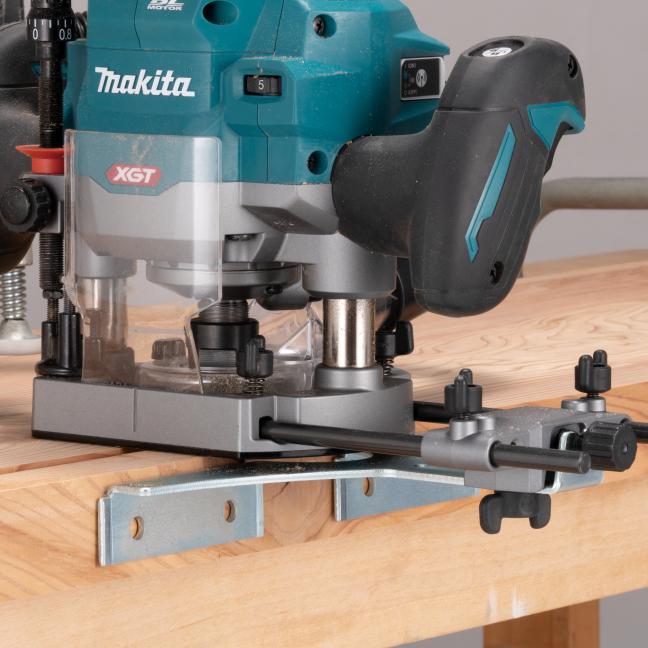 MAKITA RP001GZ01 40V Max XGT BL
1/2 in. Plunge Router w/AWS, Tool Only - Image 7