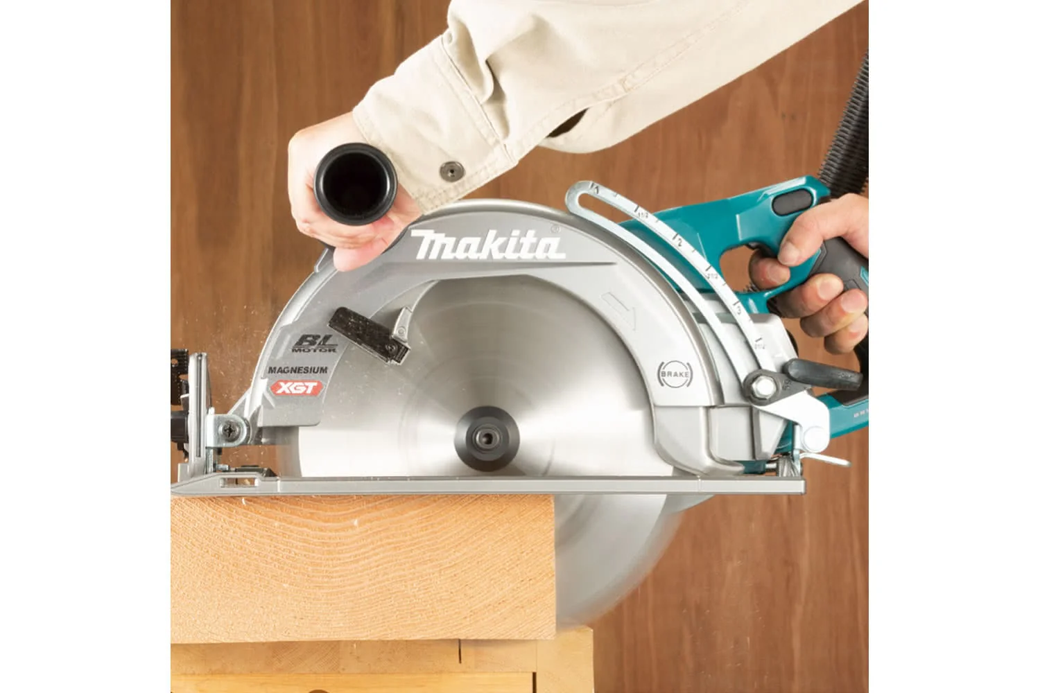 Makita RS002GZ 40V Max XGT
Brushless 10-1/4 in. Circular Saw with AWS (Tool Only) - Image 9
