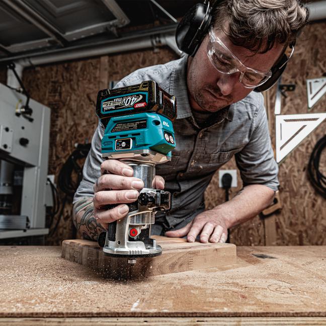 MAKITA
  RT001GZ01 40V Max XGT Brushless Router with AWS (Tool Only) - Image 5