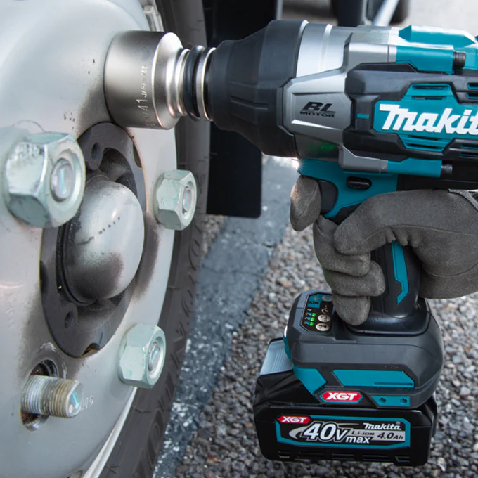 MAKITA TW001GM102 40V Max XGT
Brushless 3/4 in. Impact Wrench Kit with Friction Ring (4.0Ah x1) - Image 3