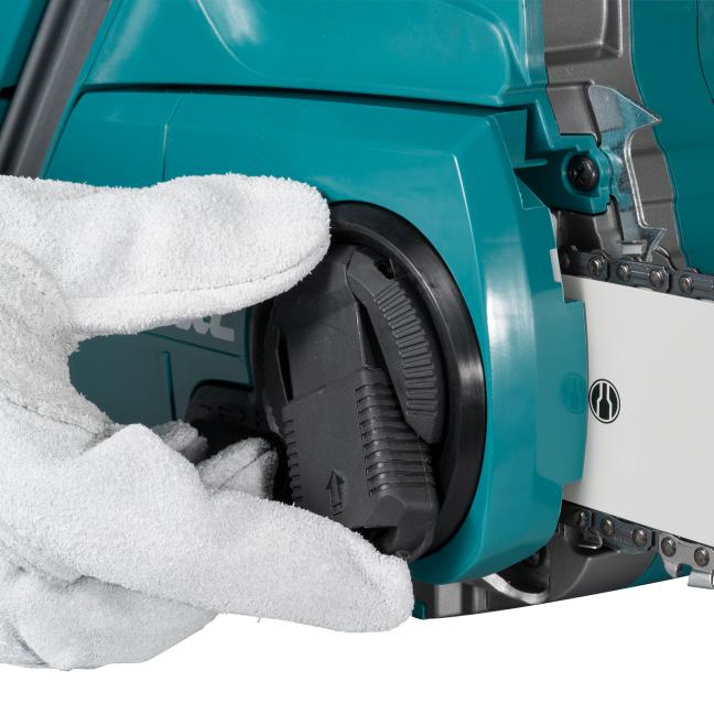 MAKITA UC016GT101 40V Max XGT
Brushless 16 in. Rear Handle Chainsaw Kit (5.0Ah x1) - Image 3