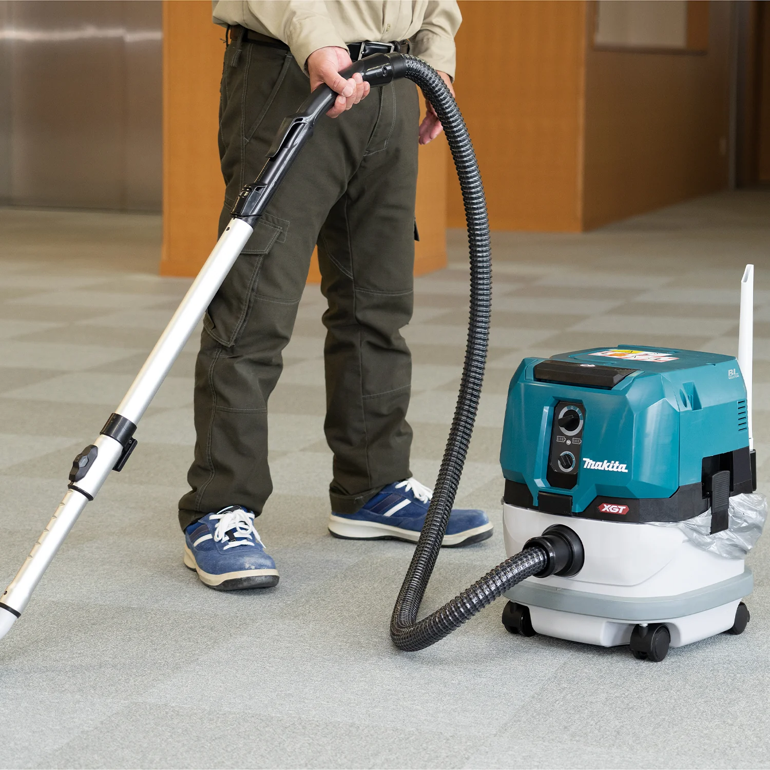 MAKITA VC001GLZ 40V Max XGT BL 8
L Wet/Dry Vacuum Cleaner, Tool Only - Image 2