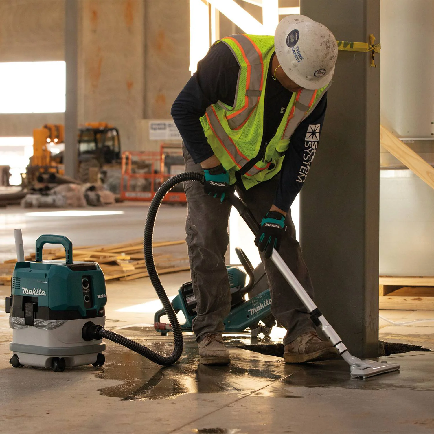 MAKITA VC001GLZ 40V Max XGT BL 8
L Wet/Dry Vacuum Cleaner, Tool Only - Image 5