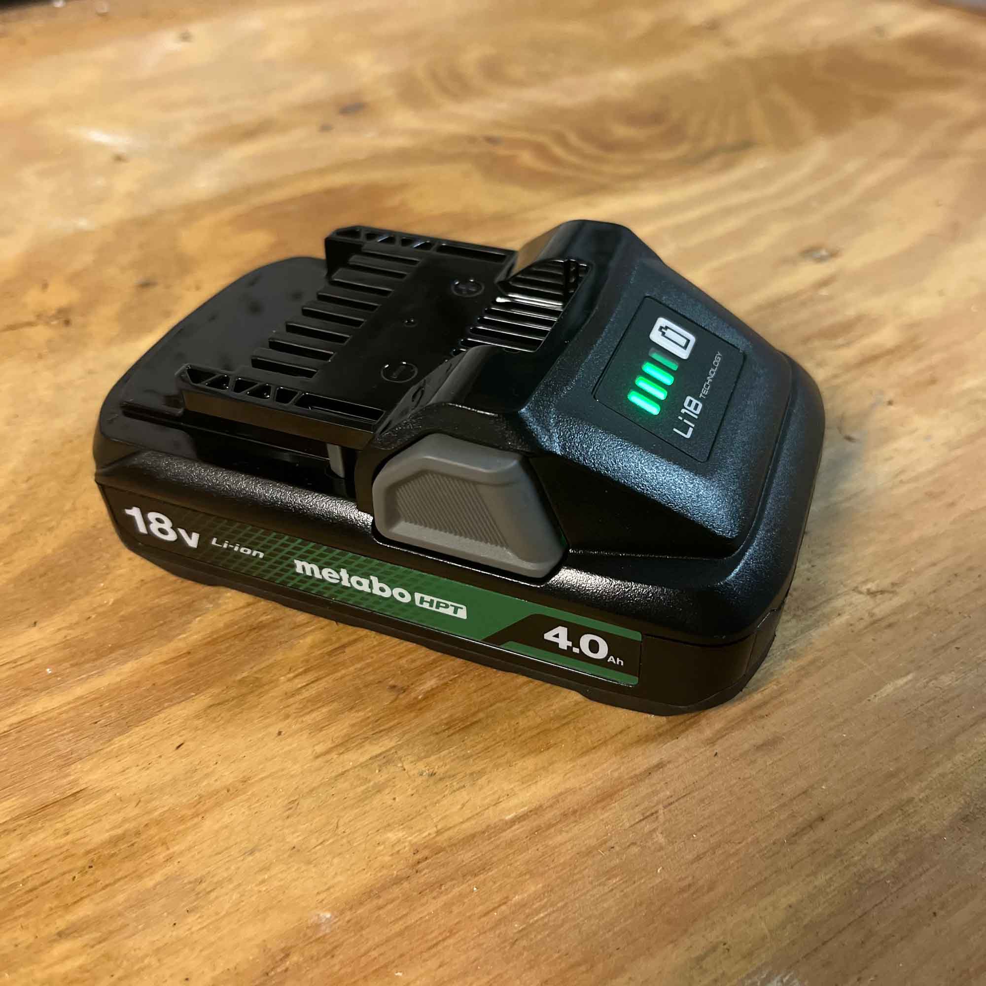 Metabo HPT 378681M 18V 4 Ah Battery with Fuel Indicator - Image 7