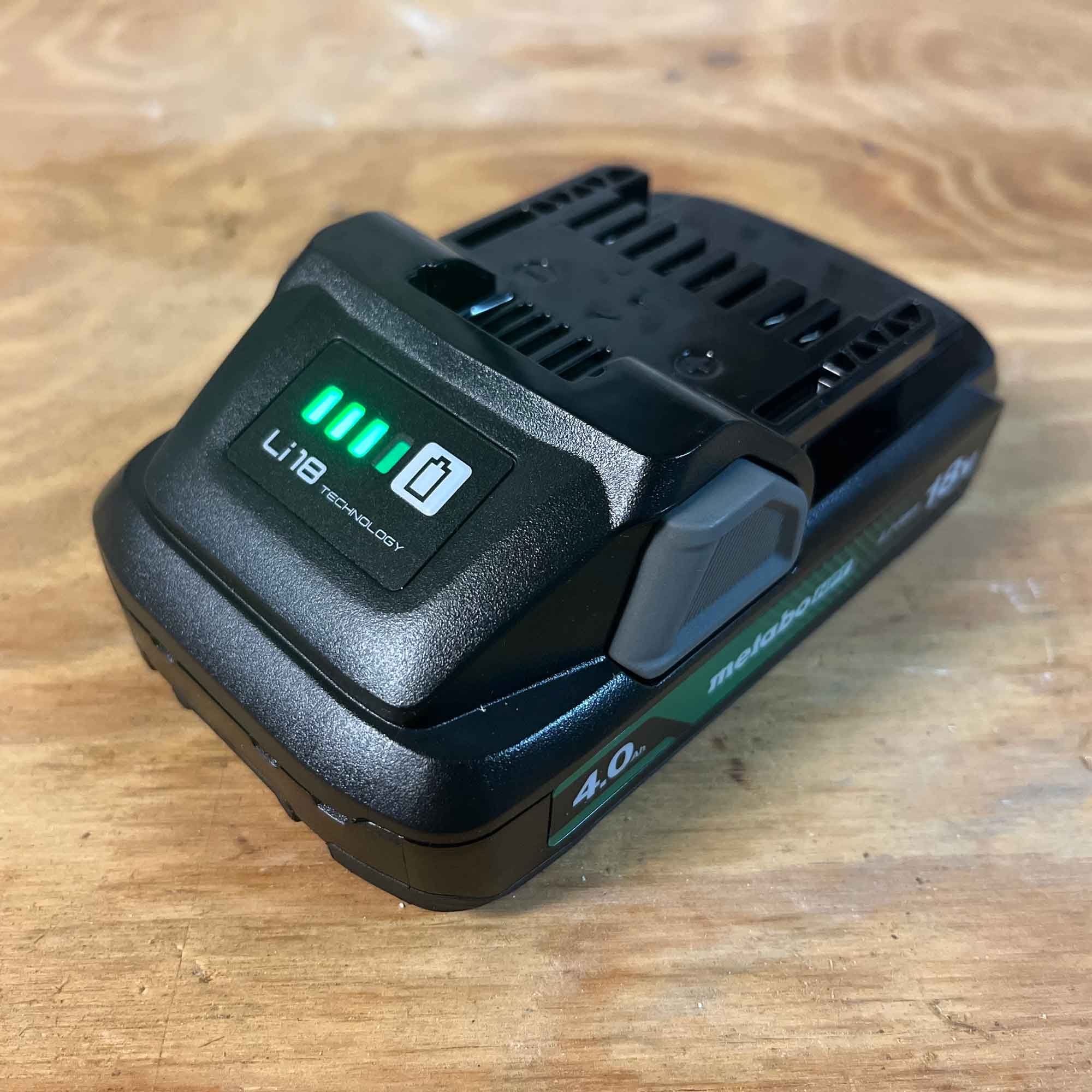 Metabo HPT 378681M 18V 4 Ah Battery with Fuel Indicator - Image 9