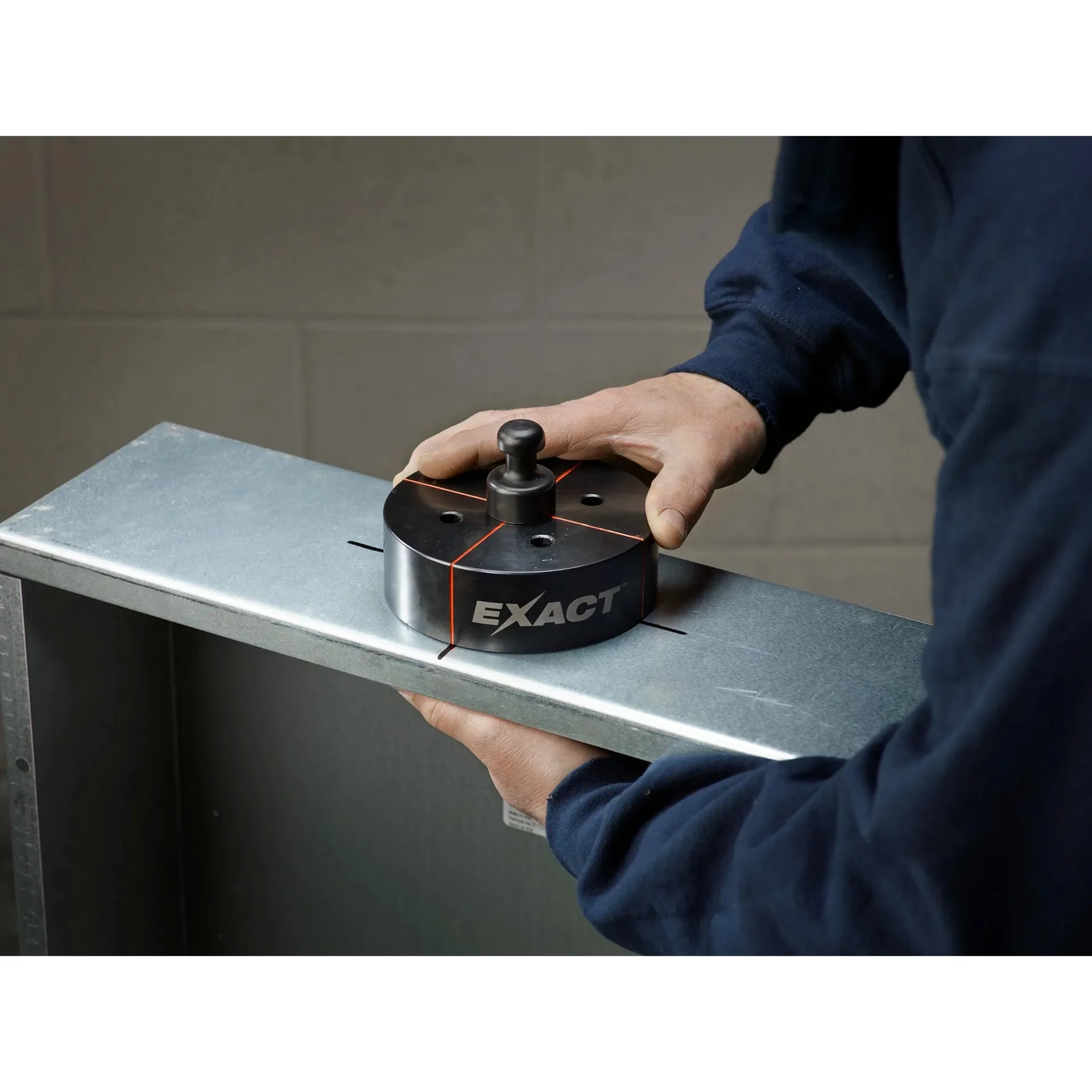 Milwaukee 2676-02 M18 10 Ton Knockout Tool 1/2 in. to 2 in. - Image 9