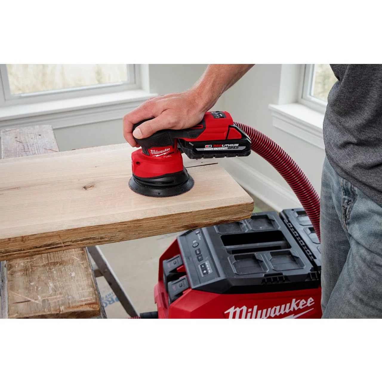 Milwaukee 2837-20 M18­ FUEL™ 5 in. Random Orbital Sander - Image 4
