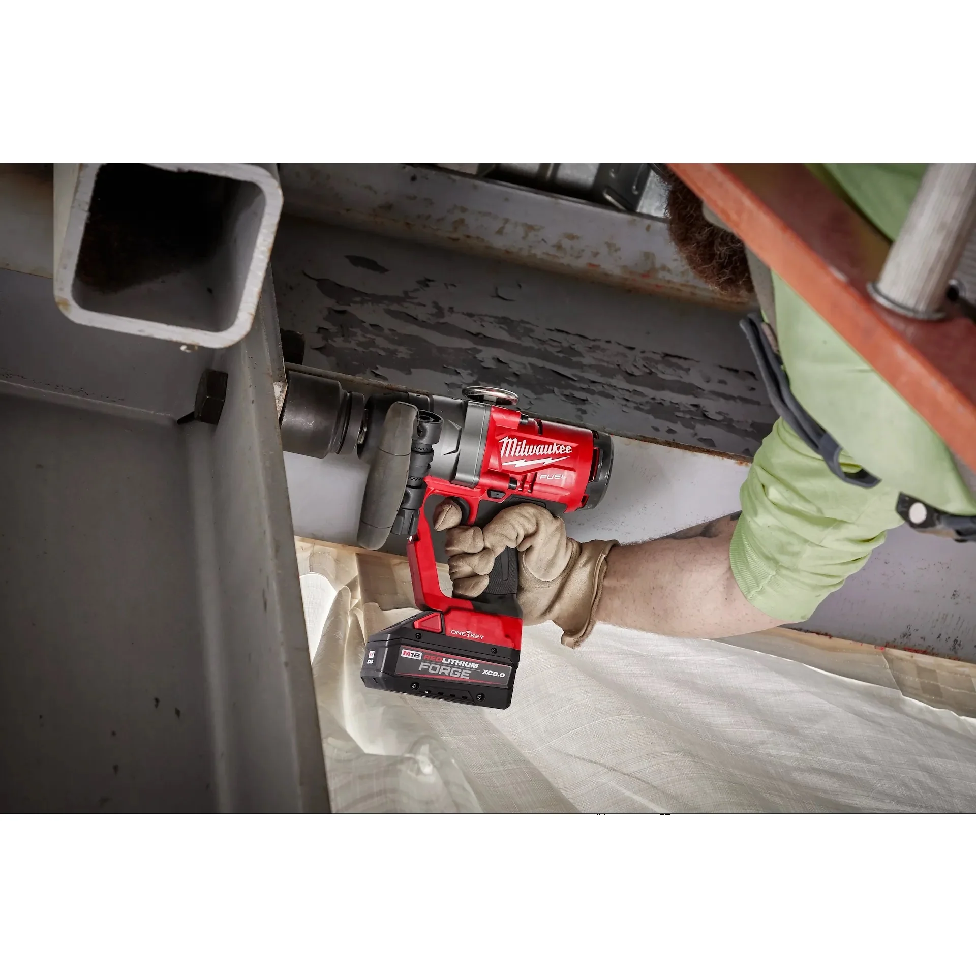 MILWAUKEE 2867-22 M18 FUEL™ 1 in. High Torque Impact Wrench w/ ONE-KEY™ Kit - Image 9
