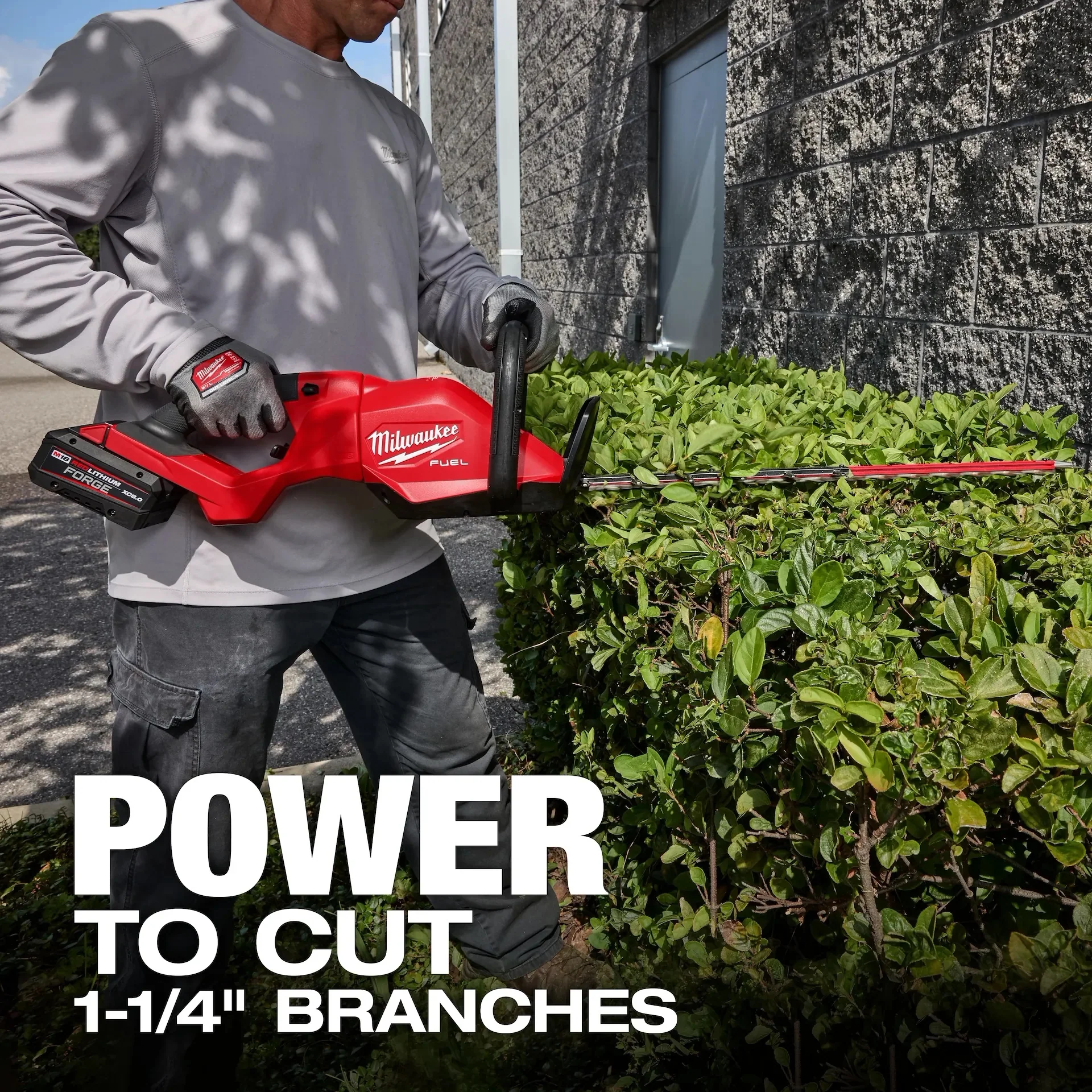 Milwaukee 3033-20 M18 FUEL™ 24 in. Hedge Trimmer - Image 6