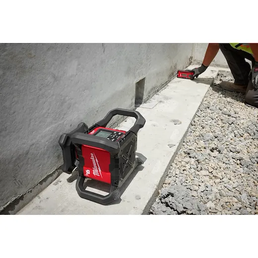 Milwaukee 3704-21T 4000 ft M18™ Battery Dual Slope Rot Laser Level Kit - Image 12