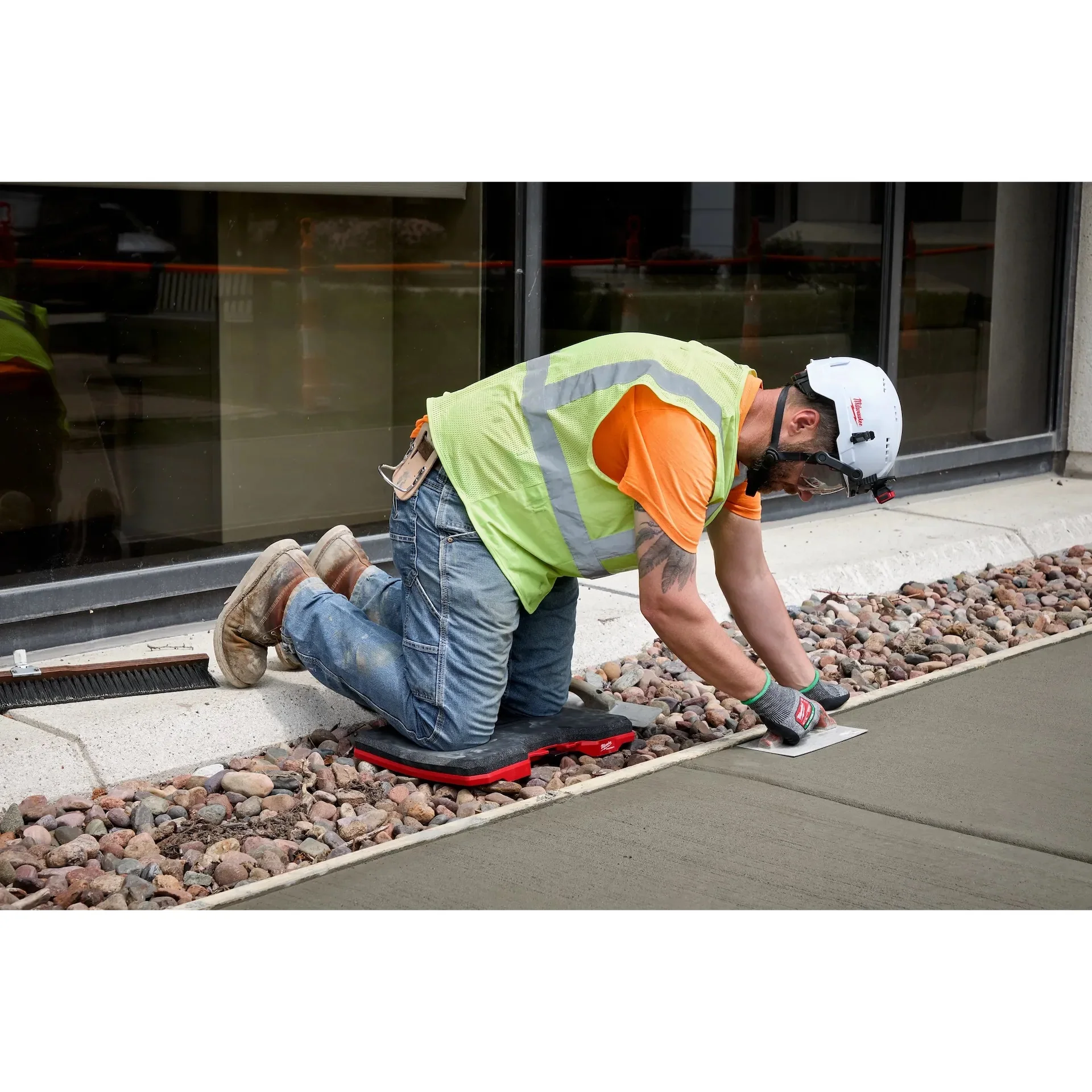 Milwaukee 48-73-6110 Packout Kneeling Pad - Image 4