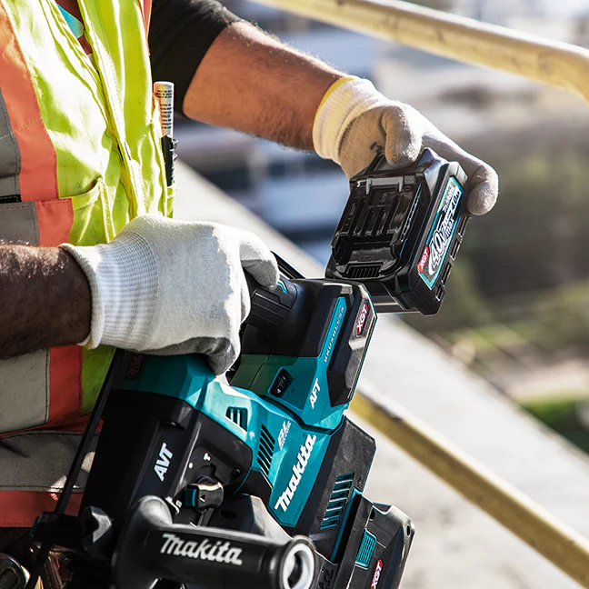 MAKITA HR001GZ 40V Max XGT
Brushless 1-1/8 in. Rotary Hammer SDS-PLUS with AWS (Tool Only) - Image 5