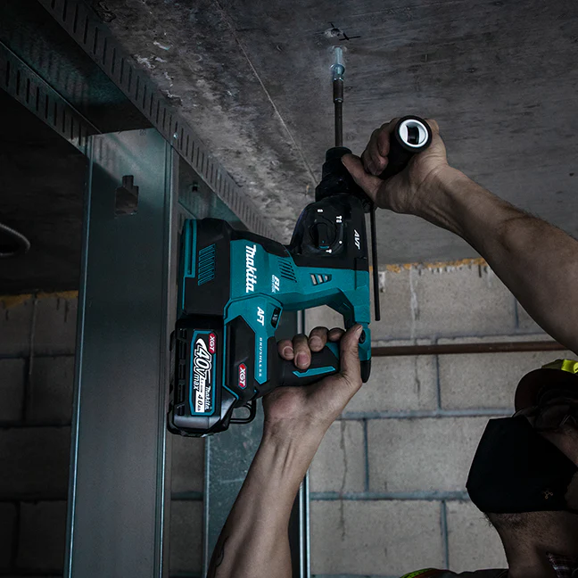 MAKITA HR001GZ 40V Max XGT
Brushless 1-1/8 in. Rotary Hammer SDS-PLUS with AWS (Tool Only) - Image 7