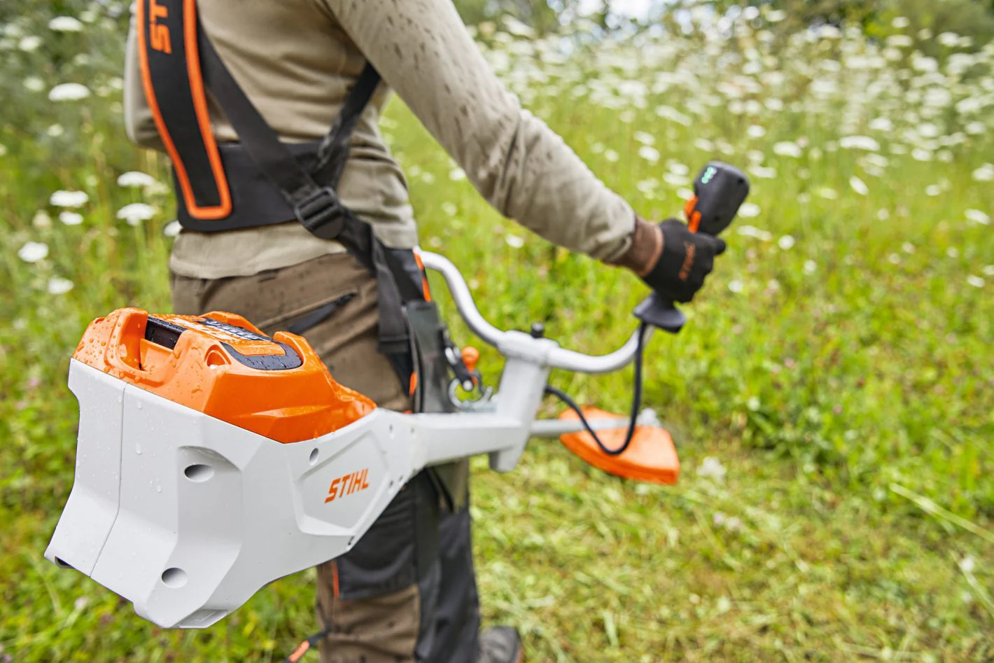 STIHL FA012000007 FSA135 Cordless Bike Handle Brushcutter - Image 2