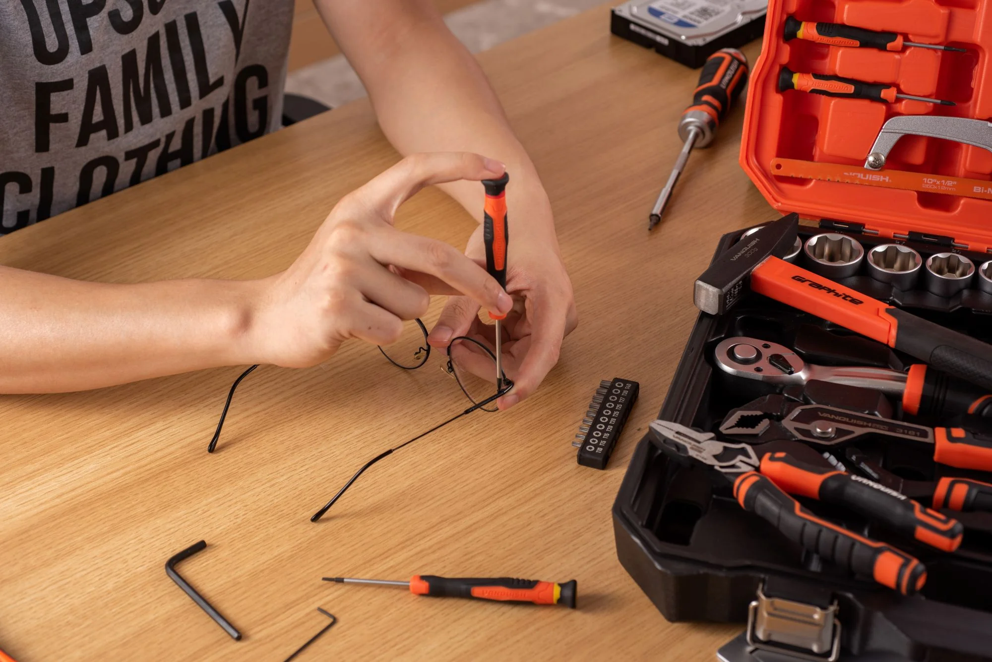 Vanquish 8002 102 PCS General Household Tool Set - Image 3
